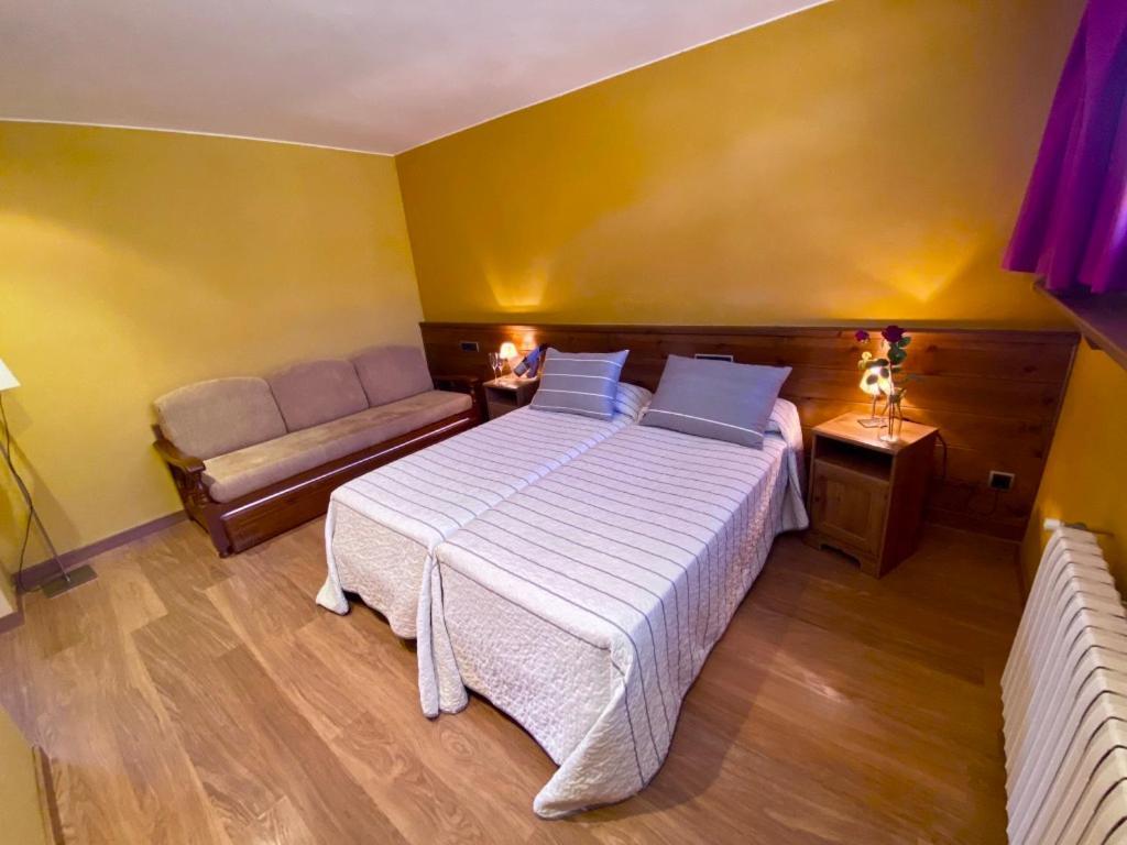Campalans Hotel Rural Bungalows Mobilhomes Borredá Exteriör bild