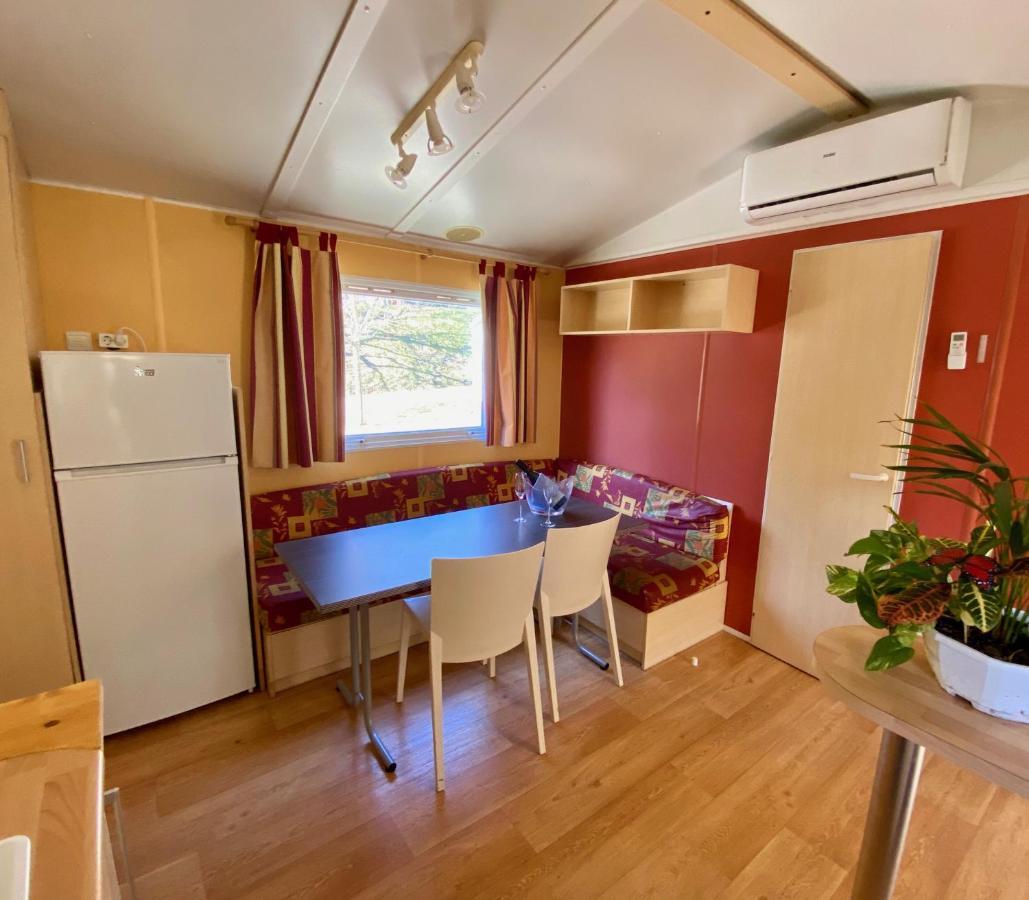 Campalans Hotel Rural Bungalows Mobilhomes Borredá Exteriör bild